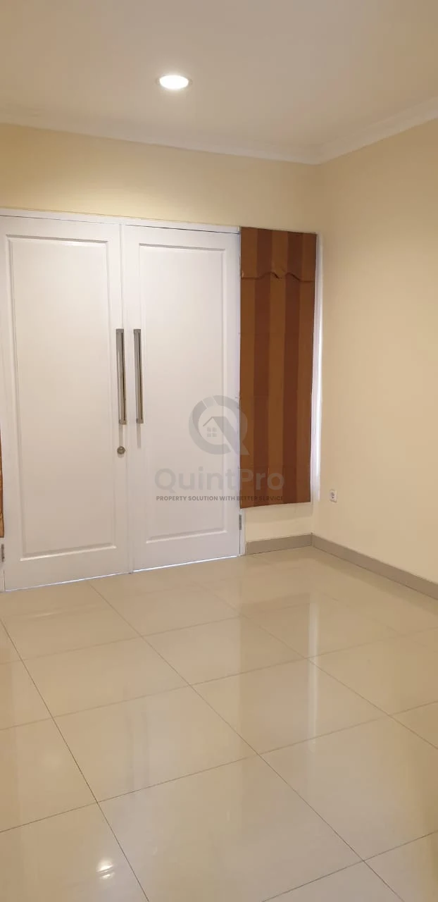 Rumah 3+1KT 270m² di Modern Land Tangerang, 2 Lantai Semi-Furnished SHM — foto 5
