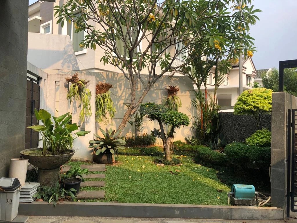 Rumah 5+1KT 2 Lantai di Puspita Loka Tangsel, Kolam Renang Furnished SHM — foto 2