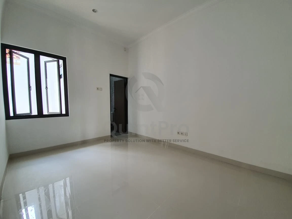 Rumah Modern 3KT 2 Lantai di Ciater Tangerang Selatan, SHM Siap KPR — foto 5