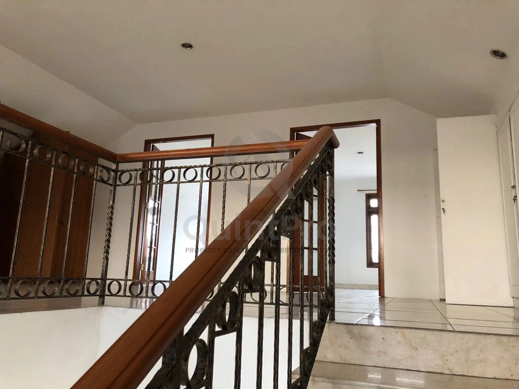 Rumah 3KT 800m² di Lebak Bulus Jakarta Selatan, Kolam Renang Halaman Luas SHM — foto 5