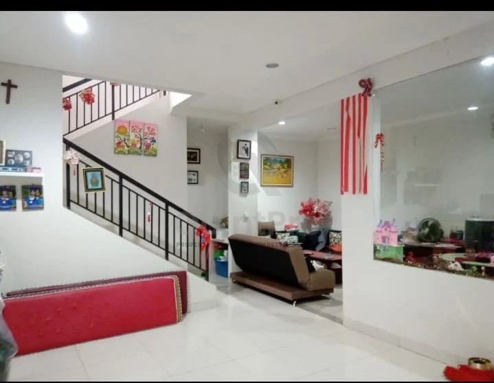 Rumah 3KT 2 Lantai di The Eminent BSD City, Renovasi Baru Siap Huni SHM — foto 2