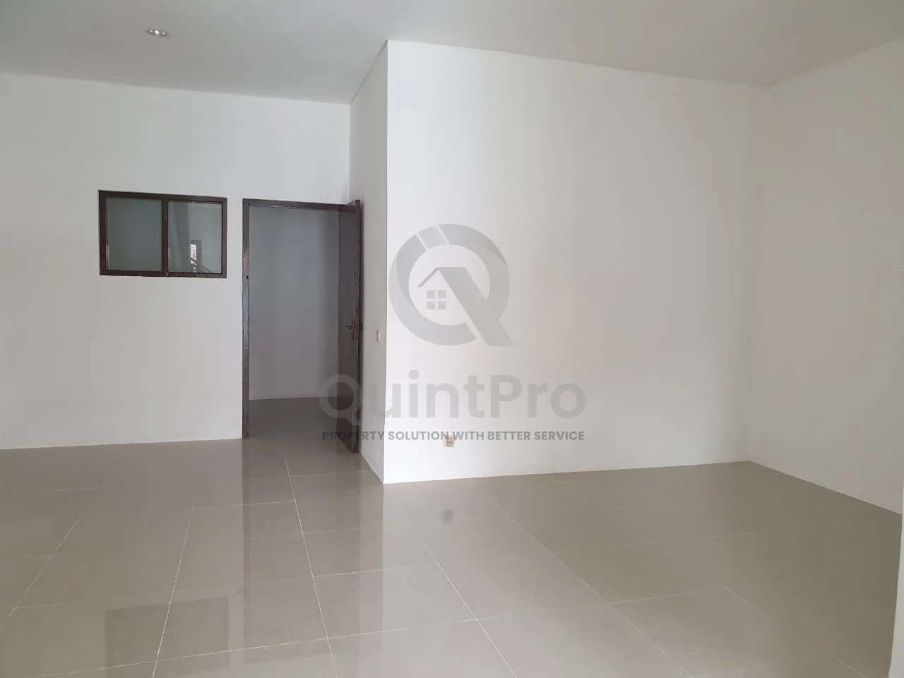 Rumah Modern 3+1KT 2 Lantai di Karawaci Tangerang, SHM 150m² Siap Huni — foto 5