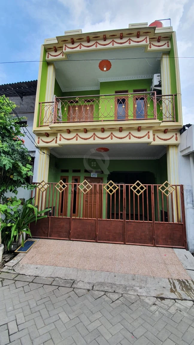 Rumah Klasik 3KT 2 Lantai di Cipondoh Tangerang, SHM Akses Tol Dekat