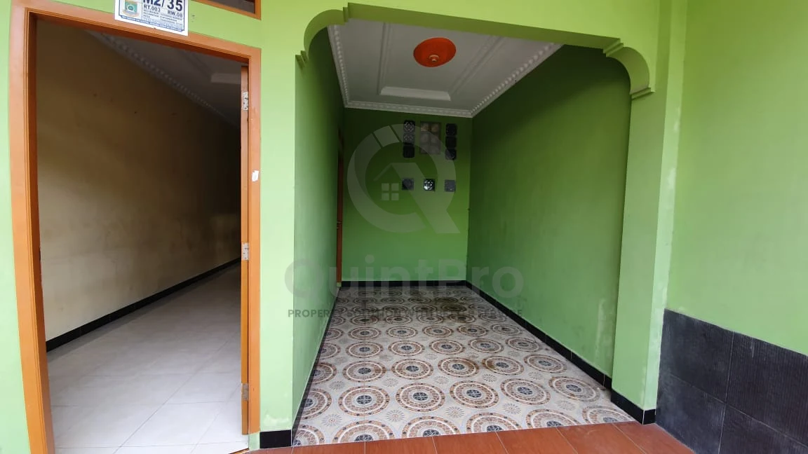 Rumah Klasik 3KT 2 Lantai di Cipondoh Tangerang, SHM Akses Tol Dekat — foto 2