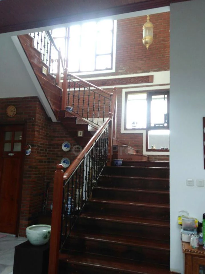 Rumah 7+6KT di Bintaro Sektor 7, 2 Jalan Hook Bonus Tanah 350m² SHM — foto 3