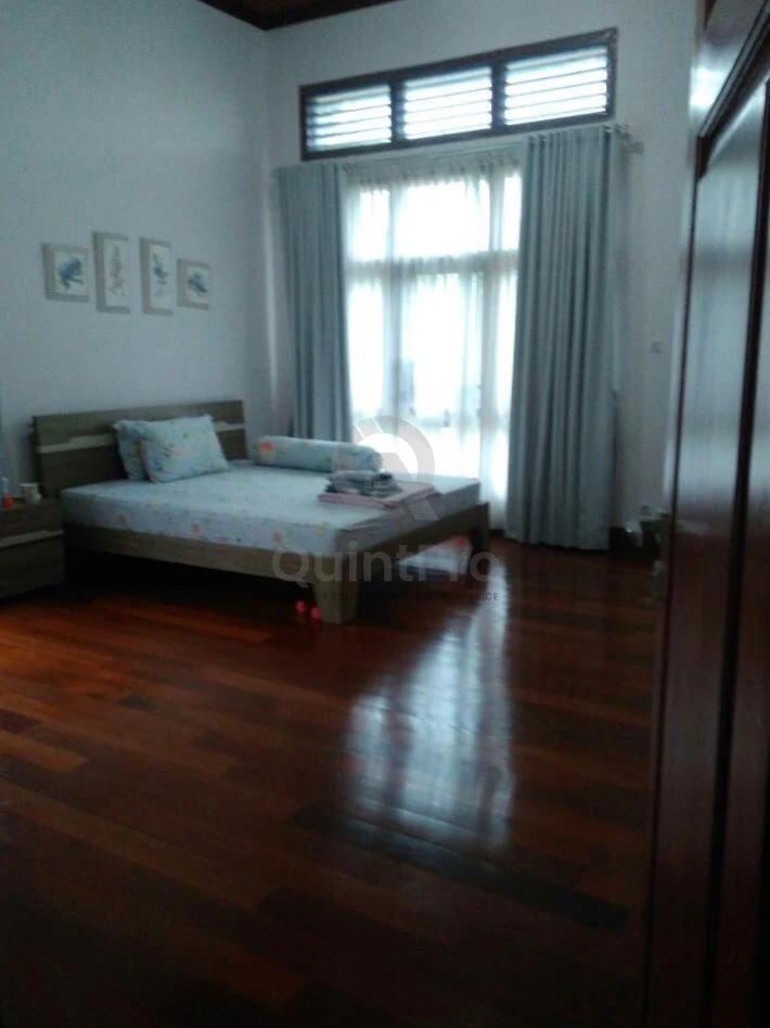 Rumah 7+6KT di Bintaro Sektor 7, 2 Jalan Hook Bonus Tanah 350m² SHM — foto 4