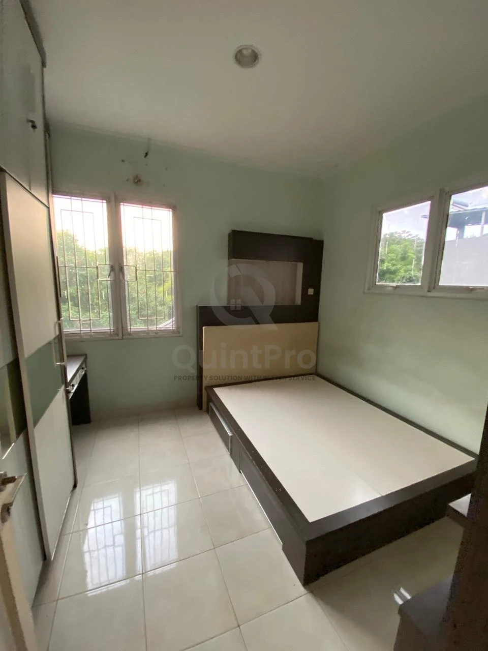 Rumah 3+1KT 200m² De Latinos BSD City, Modern Furnished 5 Menit Stasiun SHM — foto 4