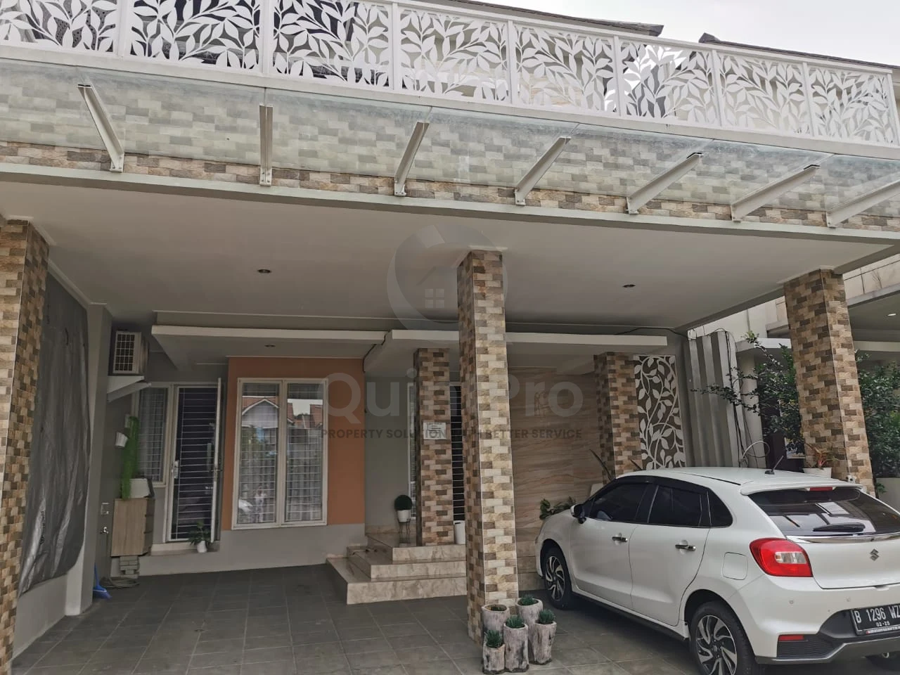 Rumah 3+1KT 200m² di Bintaro Jaya Discovery Fiore, Rooftop Rumput Hijau SHM