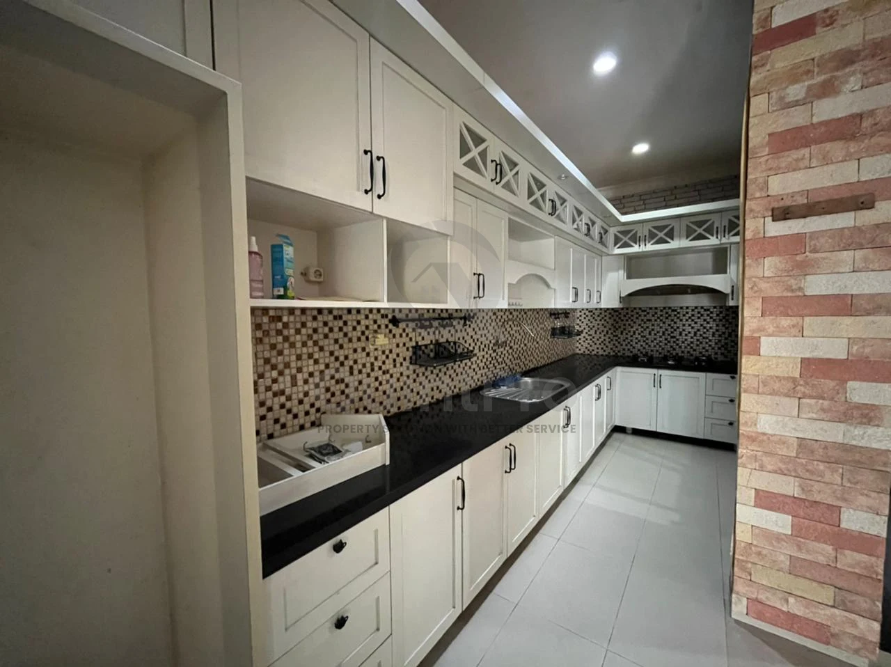 Rumah 3+1KT 200m² di Bavaria Modern Land BSD, 2 Lantai SHM Halaman Asri — foto 4