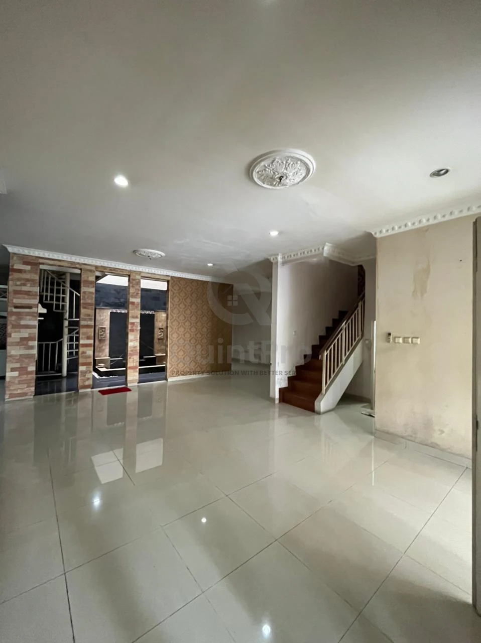 Rumah 3+1KT 200m² di Bavaria Modern Land BSD, 2 Lantai SHM Halaman Asri — foto 5