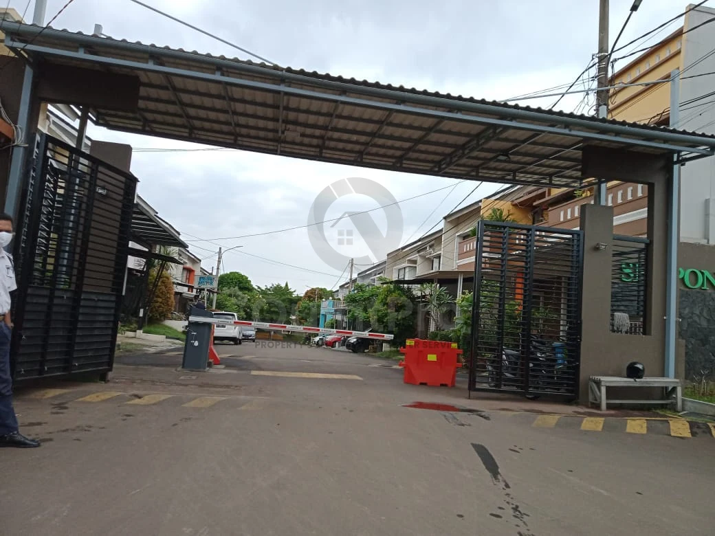 Rumah 2KT Disewa di Serpong Estat, Modern Minimalis Halaman Asri SHM — foto 2