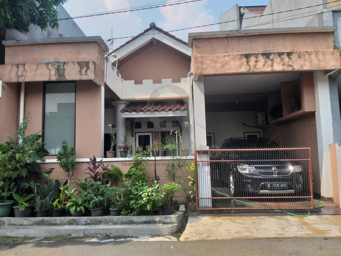 Rumah 3KT 2 Lantai di Villa Pamulang, Bebas Banjir Akses Tol JORR SHM