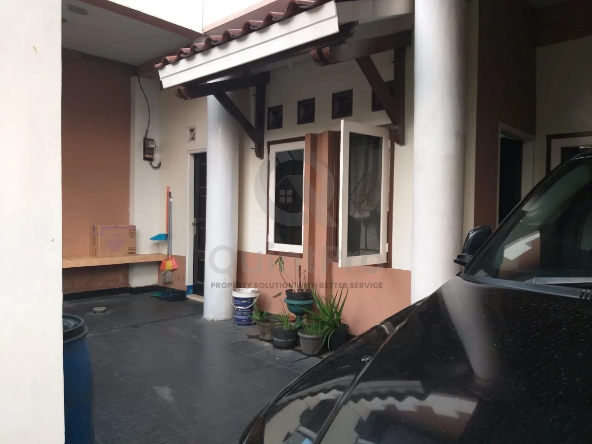 Rumah 3KT 2 Lantai di Villa Pamulang, Bebas Banjir Akses Tol JORR SHM — foto 2