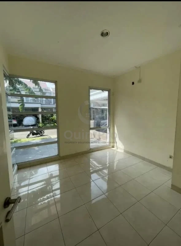 Rumah Modern 3KT 2 Lantai di Castilla BSD, Akses Tol 3 Menit SHM — foto 4