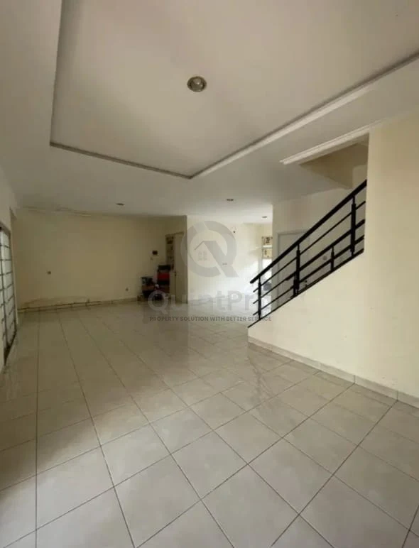 Rumah Modern 3KT 2 Lantai di Castilla BSD, Akses Tol 3 Menit SHM — foto 5