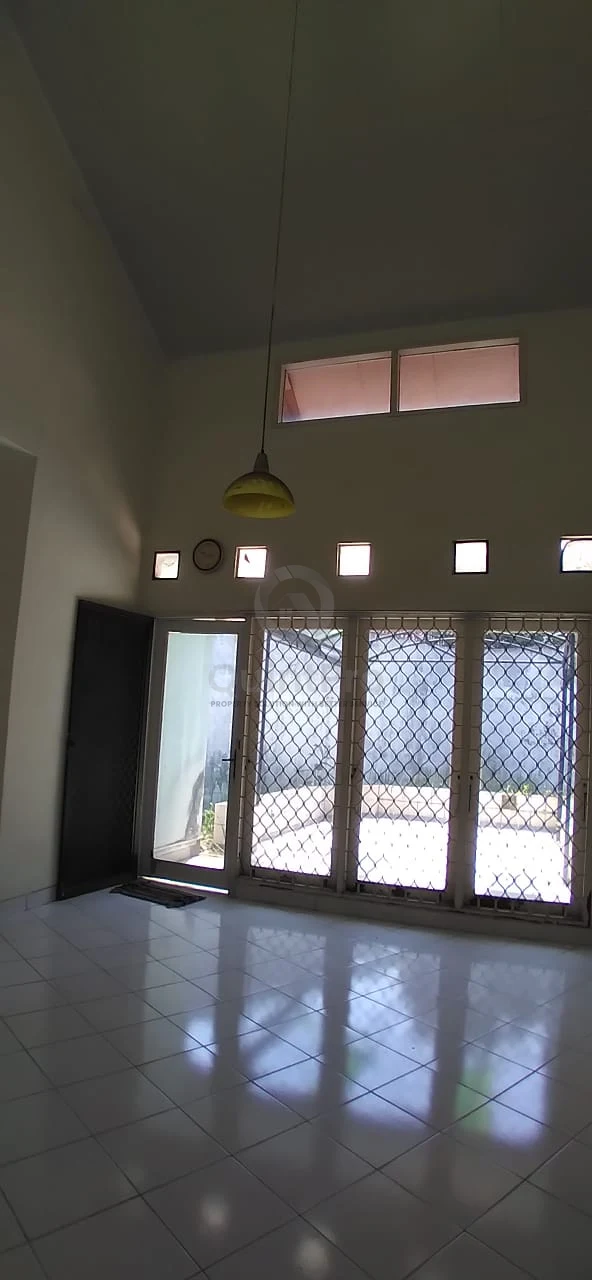 Rumah Dijual di Kencana Loka, BSD, 3KT — foto 5
