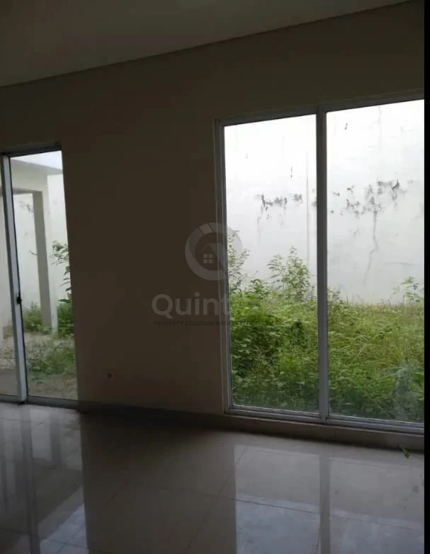 Rumah 2+1KT 180m² di Ignegia BSD City, Halaman Hijau Asri SHM — foto 2