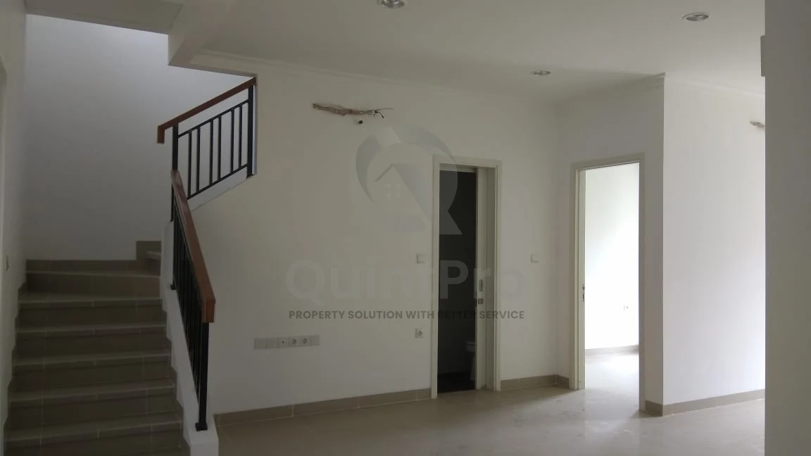 Rumah Modern 4+1KT 2 Lantai di Edison Gading Serpong, Garasi Luas PPJB — foto 2