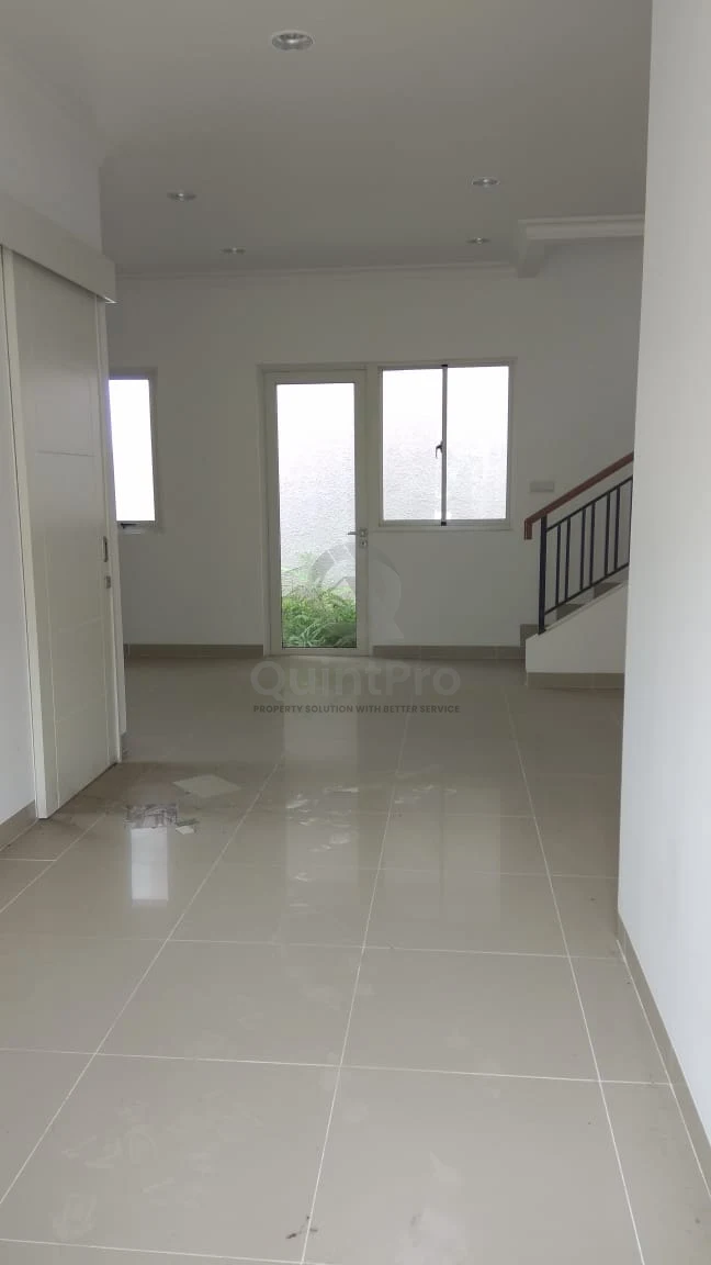 Rumah Modern 4+1KT 2 Lantai di Edison Gading Serpong, Garasi Luas PPJB — foto 4