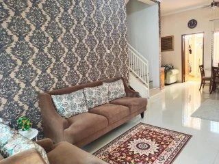 Rumah 3KT 2 Lantai di Kirana Residence Serpong, SHM 126m² Siap Huni — foto 3