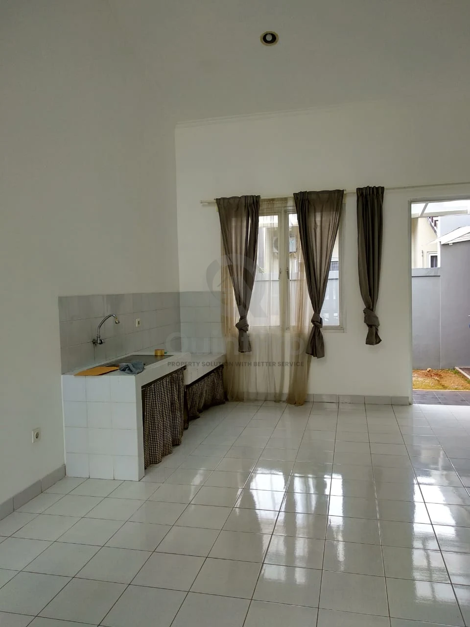 Rumah Modern 2+1KT Disewa di Cosmo The Icon BSD City, Minimalis Asri — foto 3
