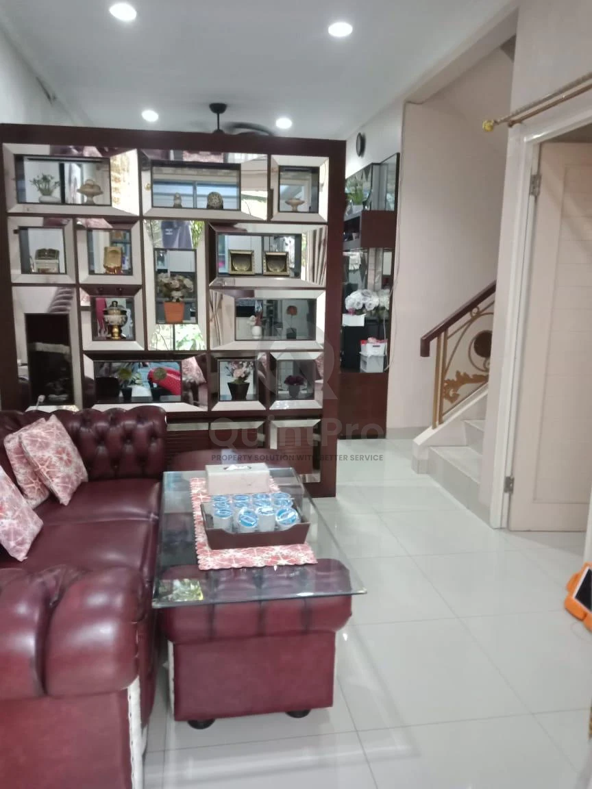 Rumah 4+1KT 2 Lantai di Residence One Serpong, Modern Minimalis SHM