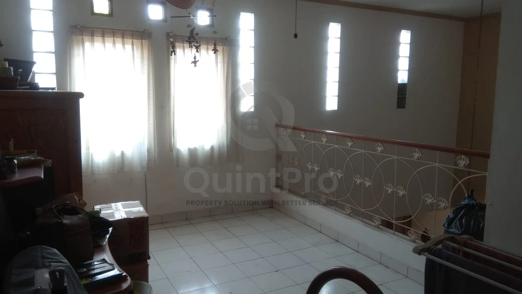 Rumah 4KT 300m² di Puspita Loka BSD City, 2 Lantai SHM Bebas Banjir — foto 4