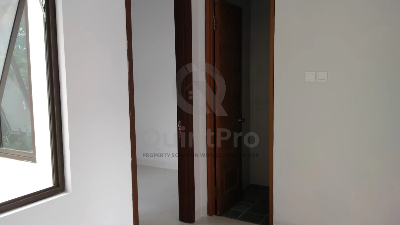 Rumah Modern 3+1KT di Serpong Jaya Spring Serpong, 2 Lantai PPJB — foto 3