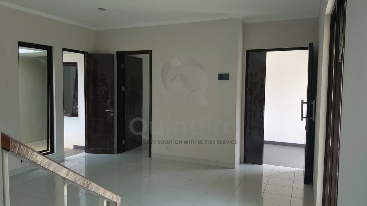 Rumah Modern 4+1KT 2 Lantai di Serpong Jaya, PPJB Siap AJB Minimalis — foto 4