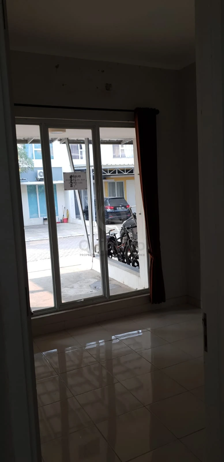 Rumah Modern 3+1KT di De Garden Serpong, 2 Lantai SHM Siap Huni — foto 2
