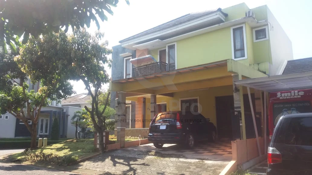 Rumah Hook 5+1KT 2 Lantai di De Latinos BSD City, Hadap Utara SHM Asri — foto 2