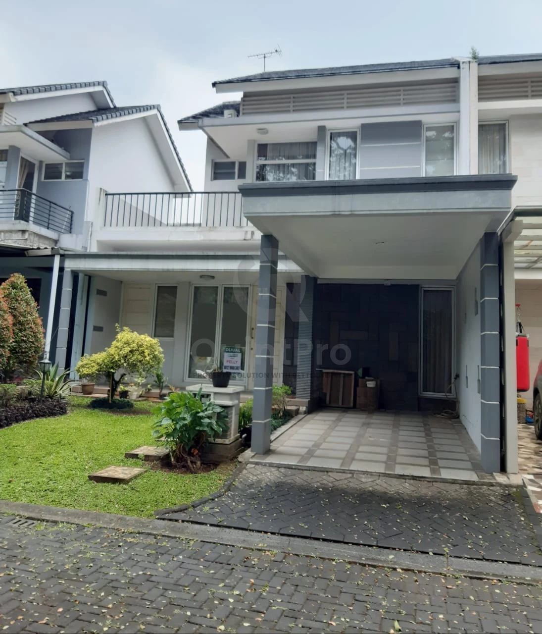 Rumah Modern 3KT 2 Lantai di De Latinos BSD City, Halaman Asri SHM