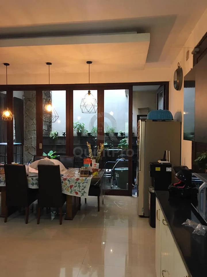 Rumah Modern 3+1KT di Bintaro Senayan, 2 Lantai Halaman Hijau SHGB — foto 3