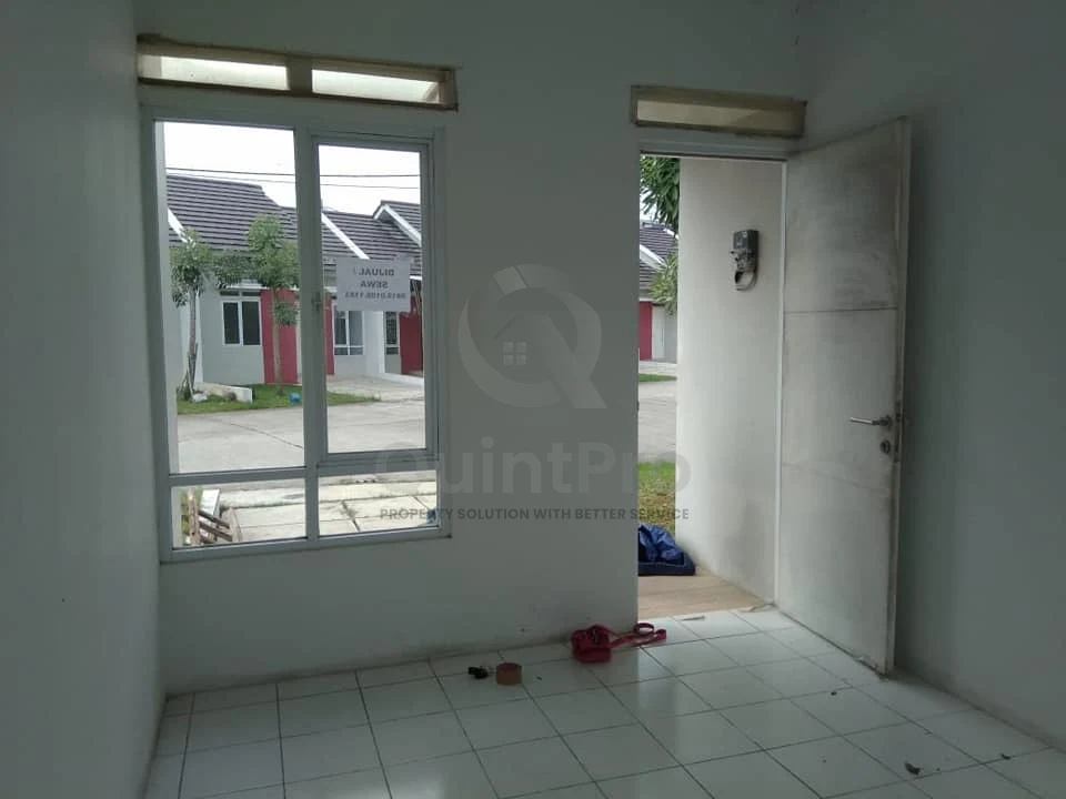 Rumah 2KT 72m² di Malta Sentral Tangerang, SHM Halaman Hijau Asri — foto 2