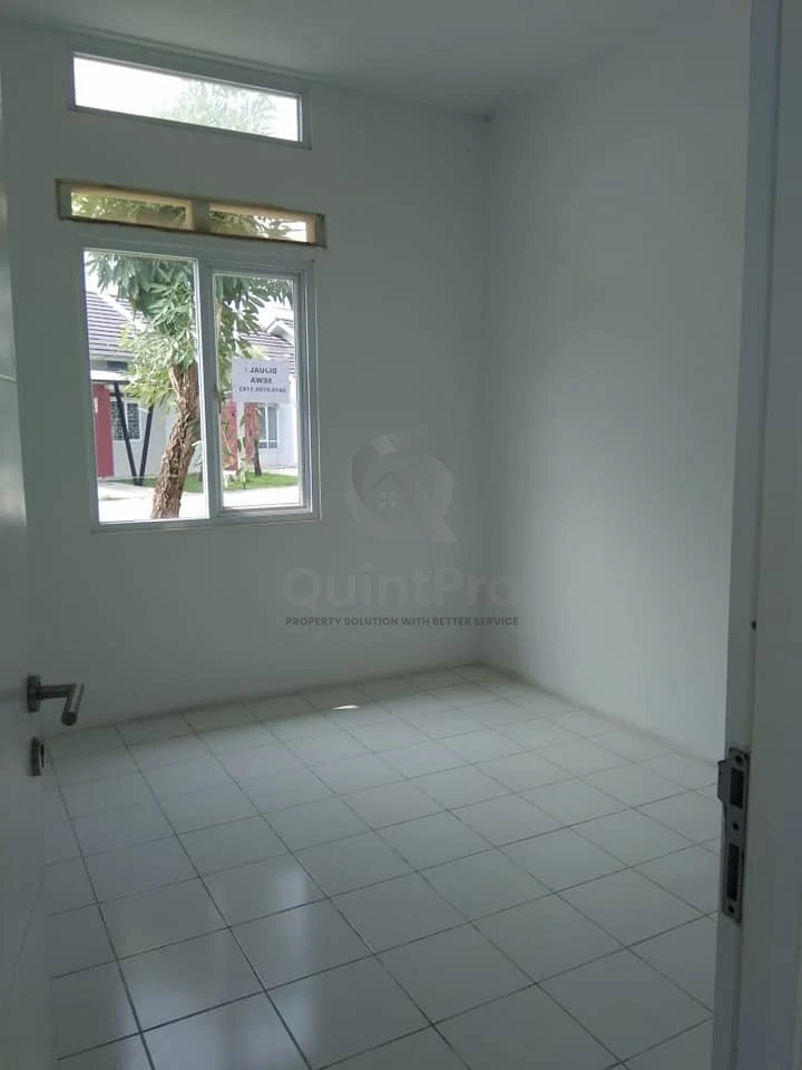 Rumah 2KT 72m² di Malta Sentral Tangerang, SHM Halaman Hijau Asri — foto 3
