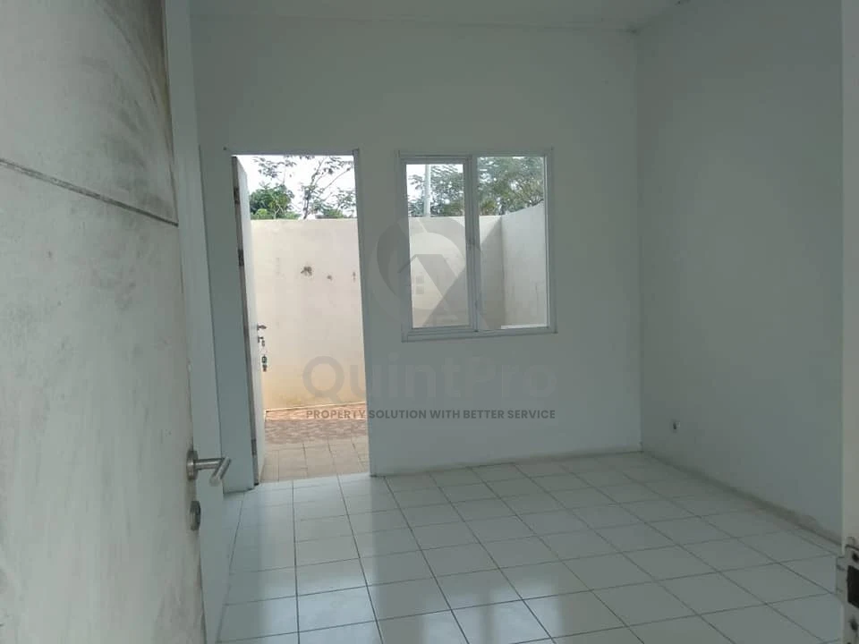 Rumah 2KT 72m² di Malta Sentral Tangerang, SHM Halaman Hijau Asri — foto 4