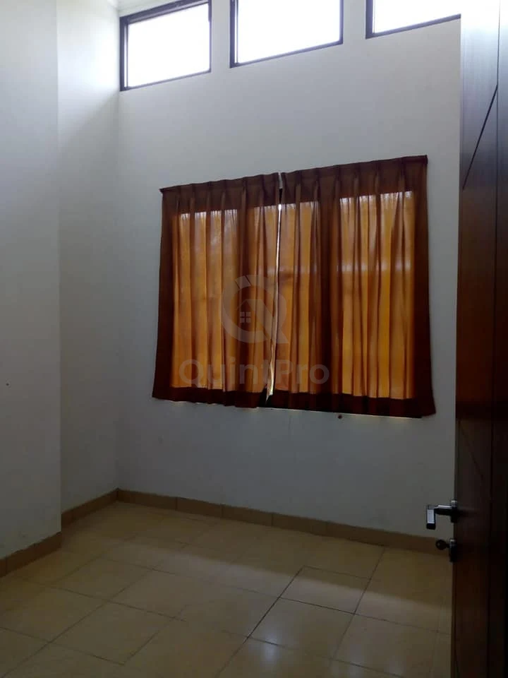Rumah 2KT 74m² di Bali Resort Rawa Kalong Bogor, SHM Halaman Asri — foto 2