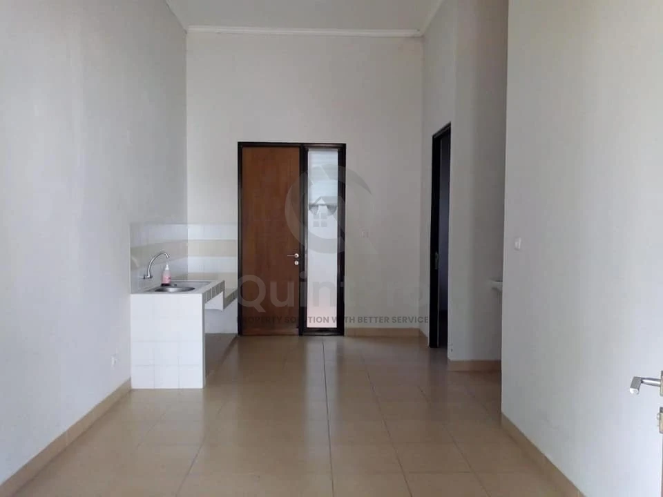 Rumah 2KT 74m² SHM di Bali Resort Bogor, Halaman Asri Siap Huni — foto 2