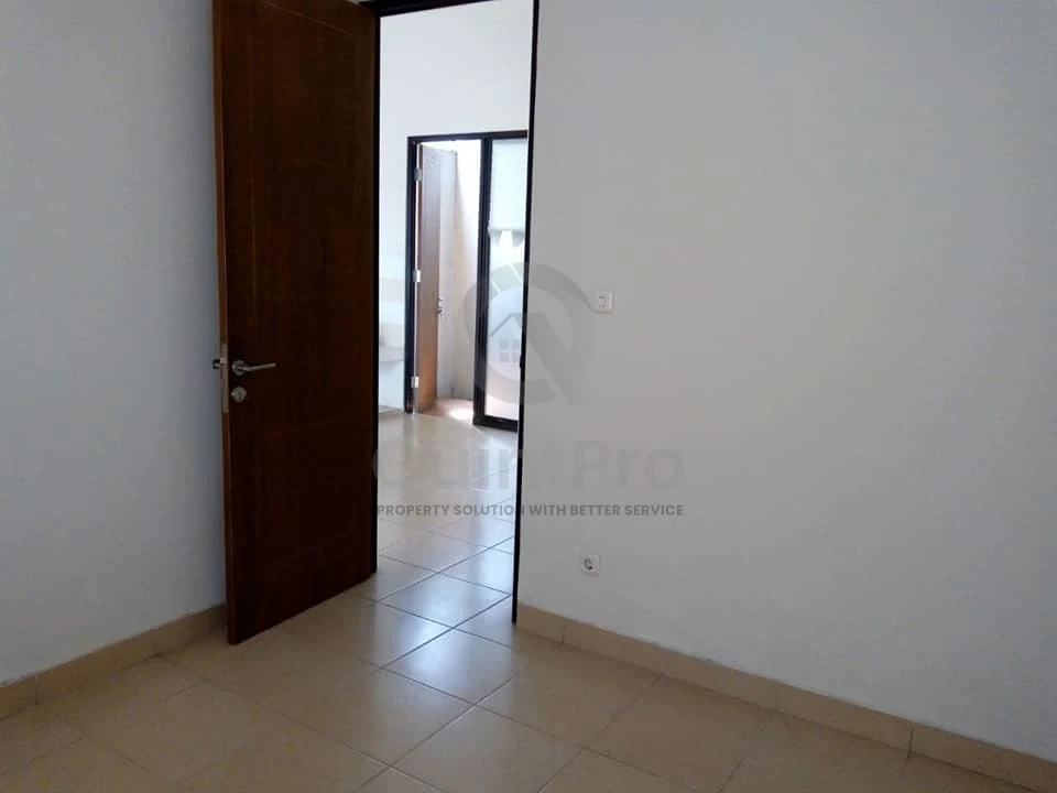 Rumah 2KT 74m² SHM di Bali Resort Bogor, Halaman Asri Siap Huni — foto 3