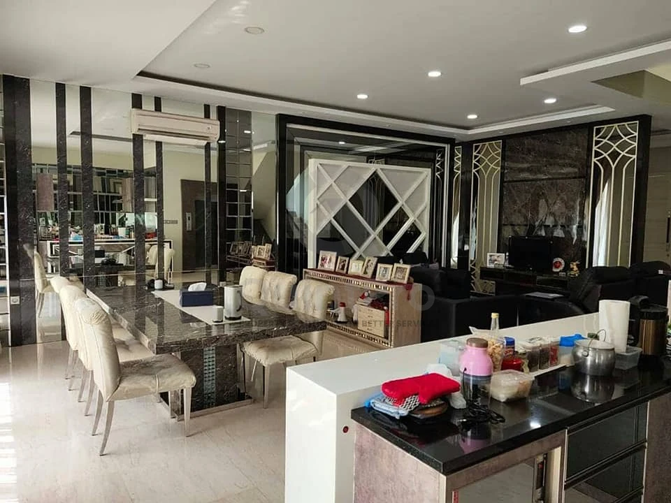 Rumah 4+2KT 3 Lantai di Emerald Cove Gading Serpong, Full Furnished Ada Lift — foto 2