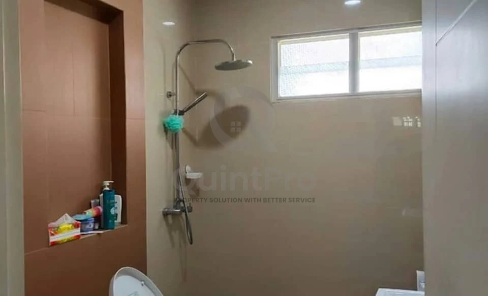 Rumah 4+2KT 3 Lantai di Emerald Cove Gading Serpong, Full Furnished Ada Lift — foto 4