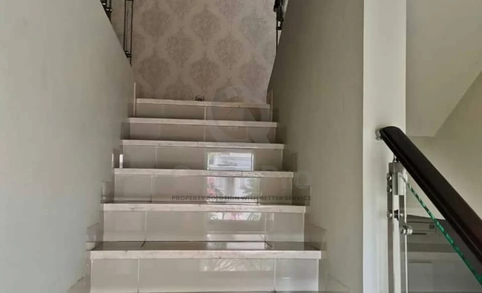 Rumah 4+2KT 3 Lantai di Emerald Cove Gading Serpong, Full Furnished Ada Lift — foto 5