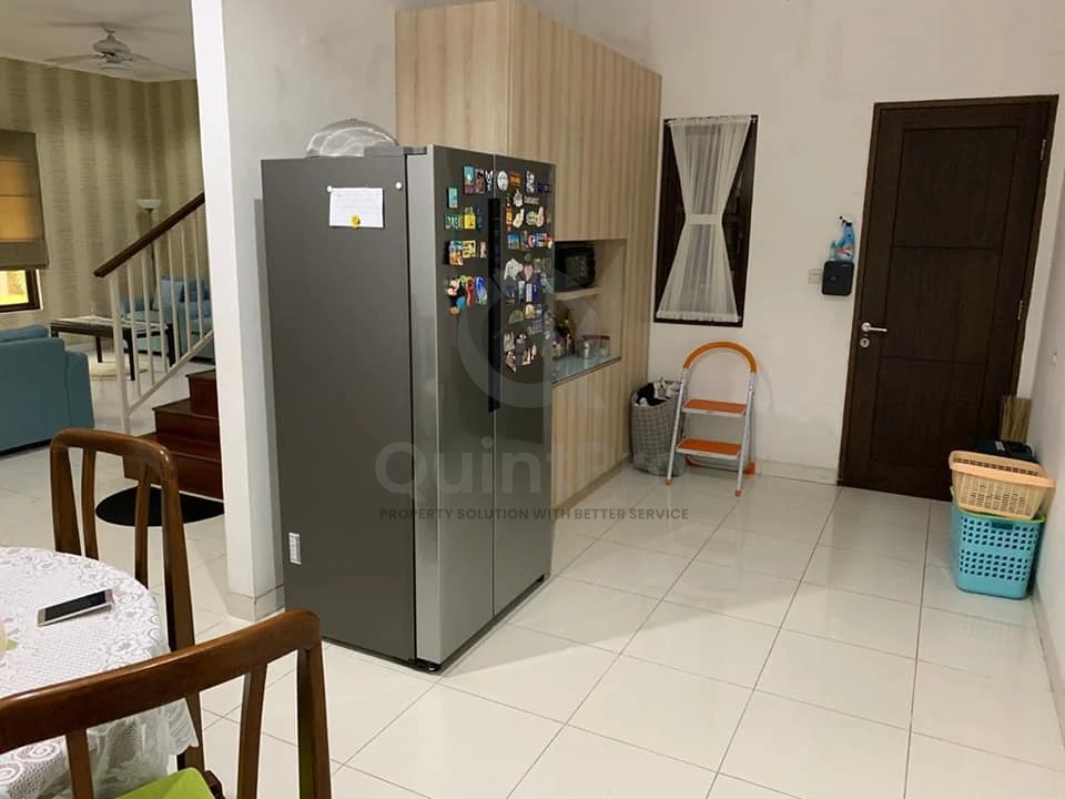 Rumah 4+1KT 2 Lantai di De Latinos BSD Tangerang Selatan, Hook Position SHM — foto 3