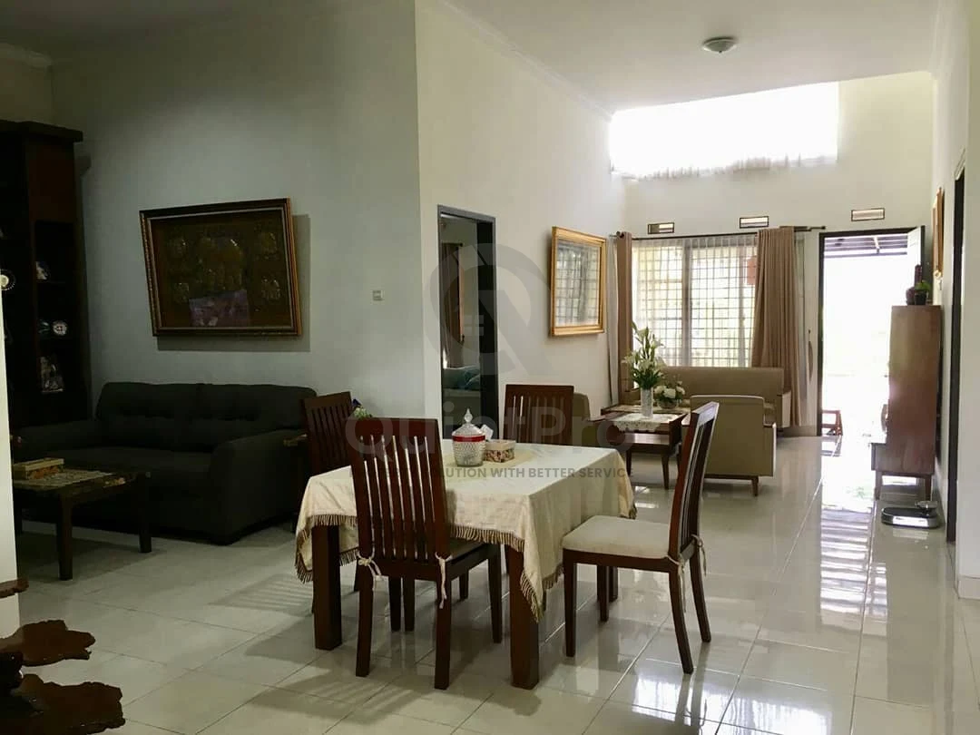 Rumah 5+1KT di Bogor Nirwana Residence, Halaman Hijau Asri Cluster Aman — foto 3