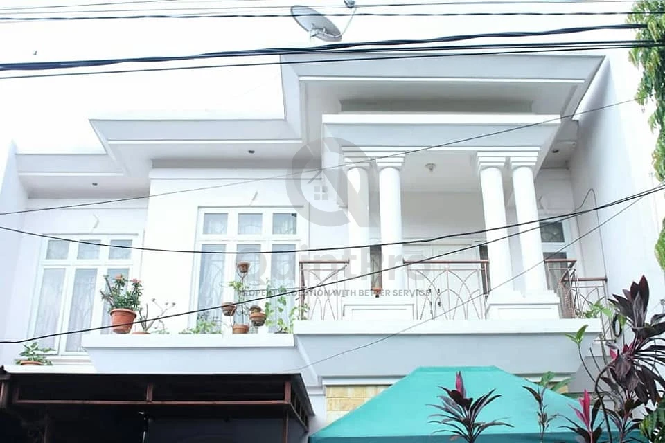 Rumah 6KT 250m² di Villa Pamulang, 2 Lantai Modern Minimalis SHM