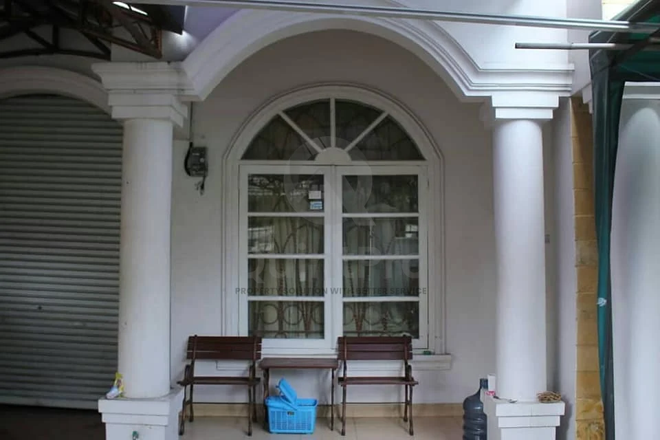 Rumah 6KT 250m² di Villa Pamulang, 2 Lantai Modern Minimalis SHM — foto 2