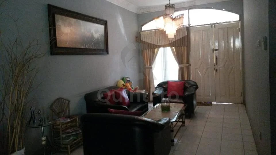 Rumah 4KT 2 Lantai di Villa Pamulang Pamulang, Halaman Asri SHM — foto 3