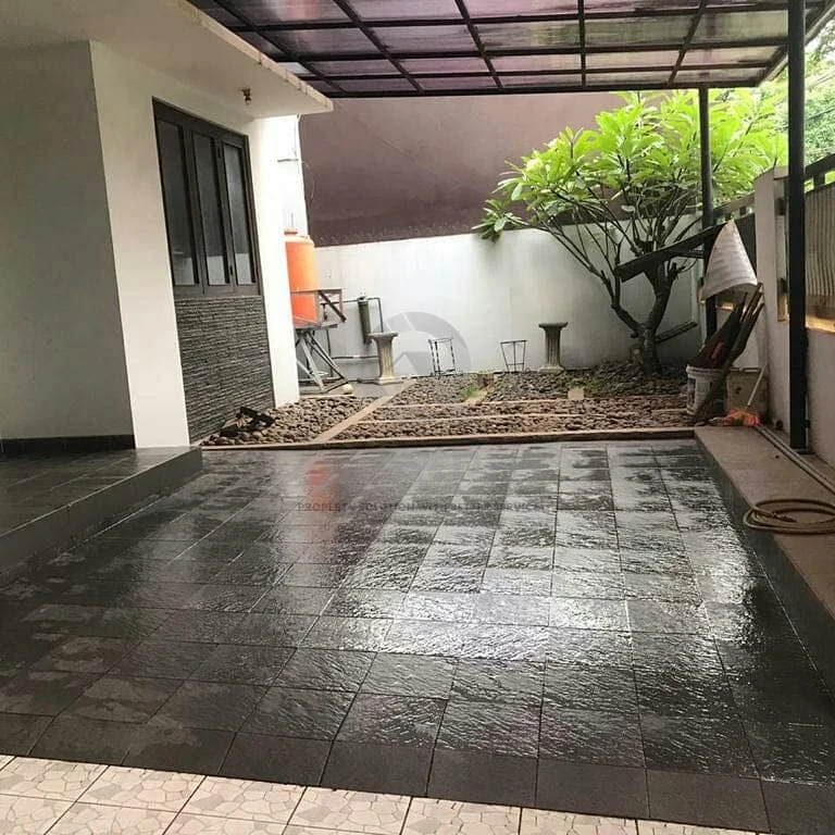 Rumah Modern 4KT 180m² di Nusa Loka BSD City, 2 Lantai SHM Semi-Furnished — foto 2