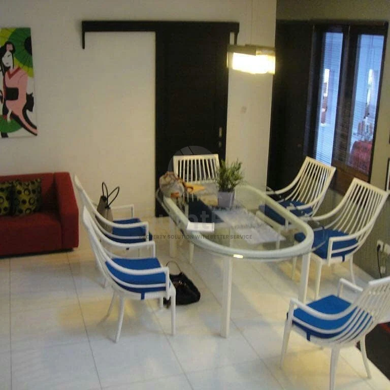 Rumah Modern 4KT 180m² di Nusa Loka BSD City, 2 Lantai SHM Semi-Furnished — foto 5