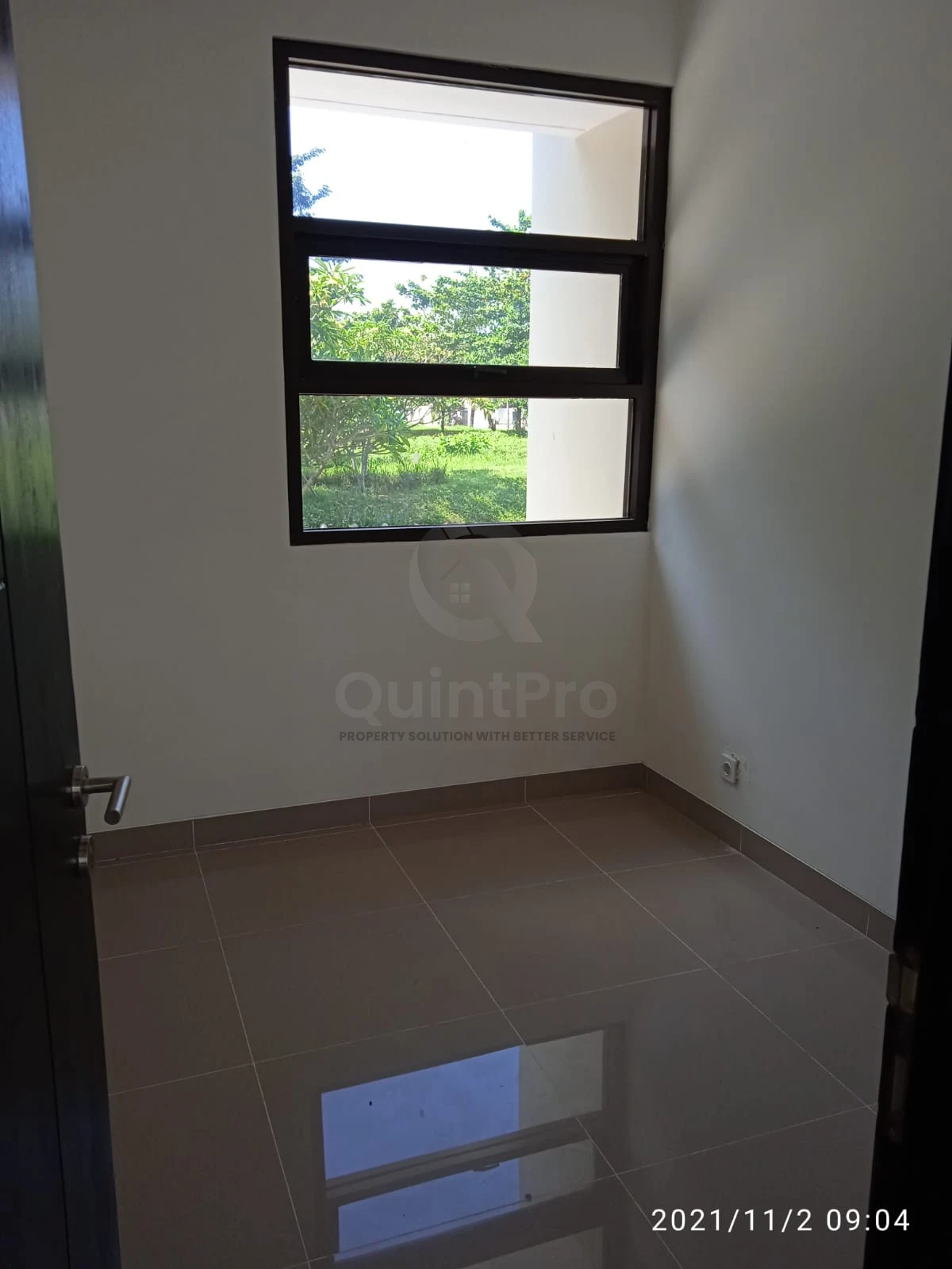 Rumah Modern 4KT Disewa di Larverde Serpong, 2 Lantai SHM Siap Huni — foto 3